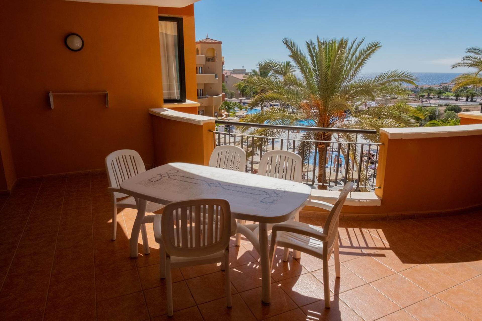 Family Room Pool or Sea View MAGMA Service