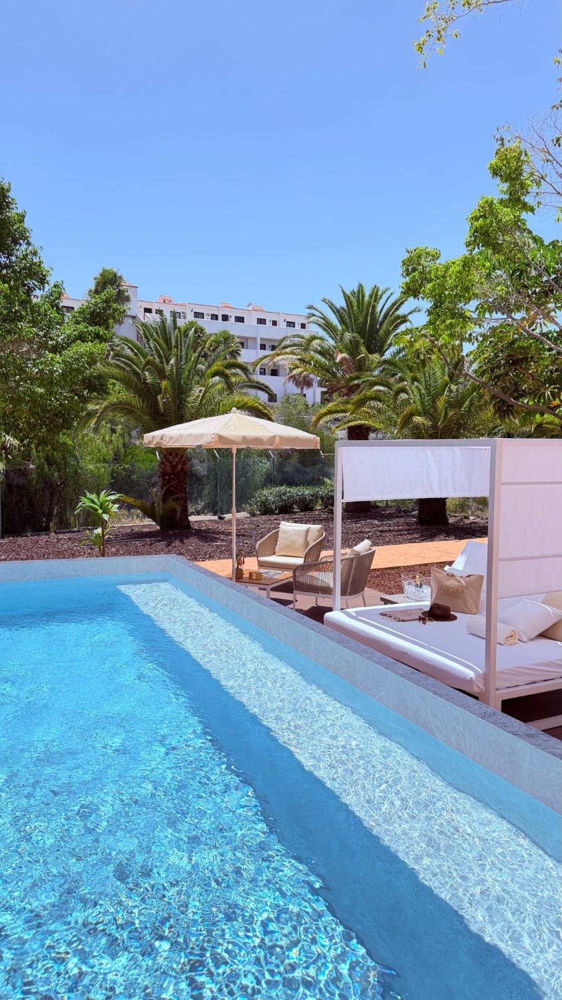 Family Room Pool or Sea View MAGMA Service